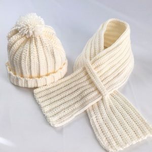 Women's / Hat and Scarf Set One Size